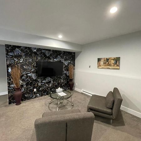 2 Bedroom Suite With Full Kitchen 雷夫尔斯托克 外观 照片