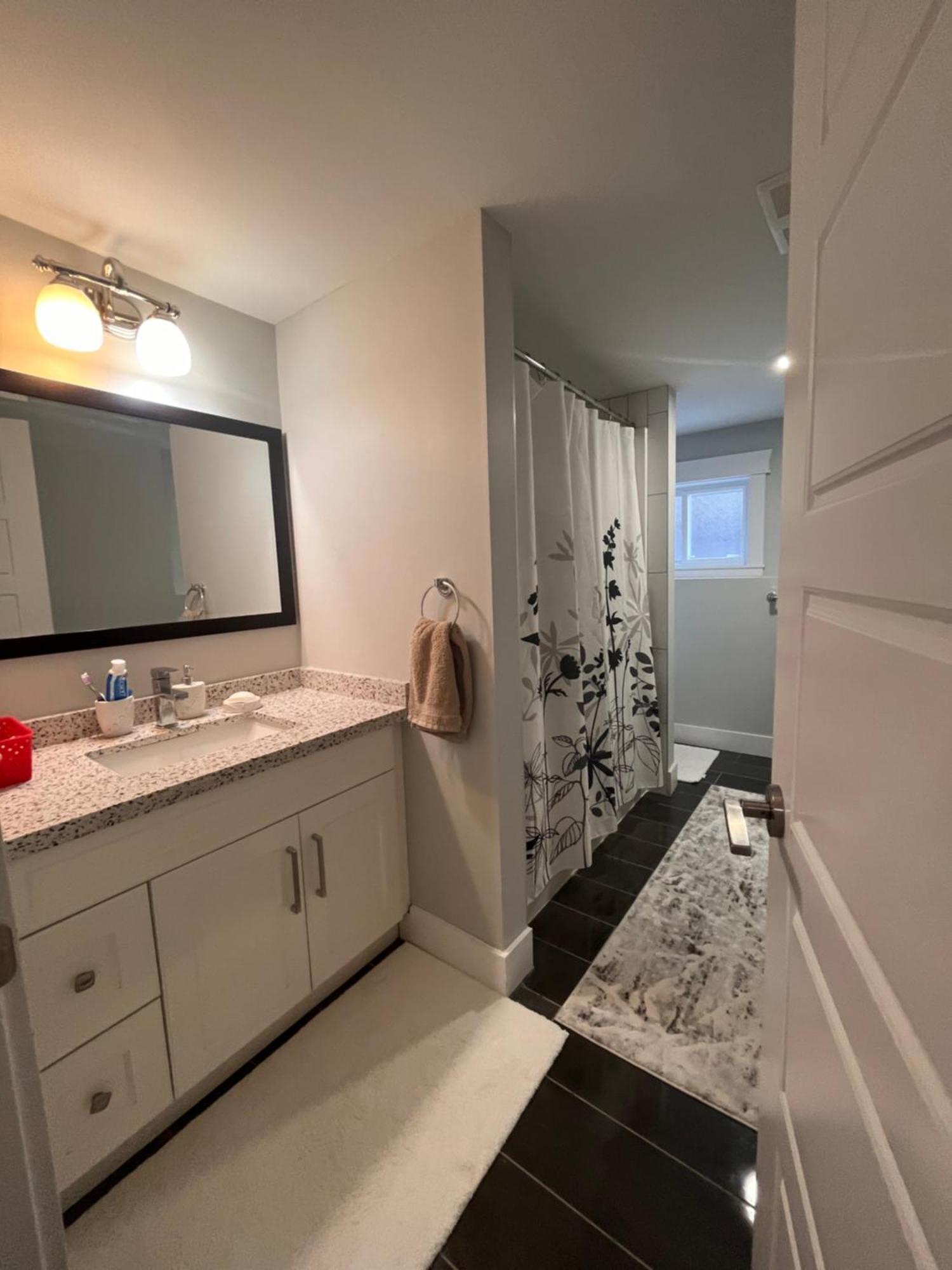 2 Bedroom Suite With Full Kitchen 雷夫尔斯托克 外观 照片